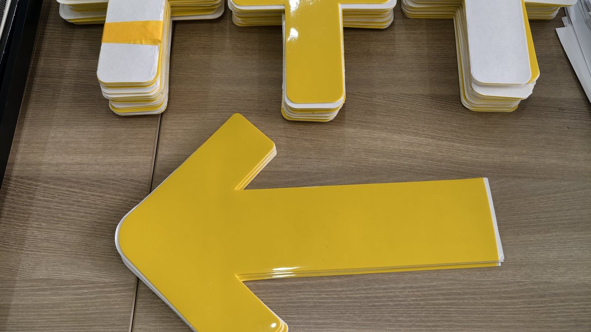 Wear-Resistant Floor Arrows